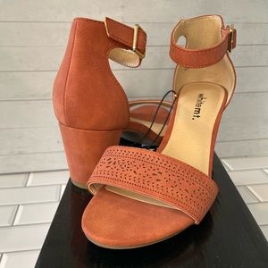 NEW Whitemt. Orange Faux Suede Open Toe Block Heels Size 8